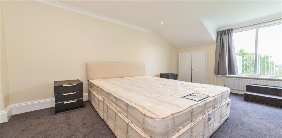 			1 Bedroom, 1 bath, 1 reception Flat			 Belsize Park Gardens, BELSIZE PARK